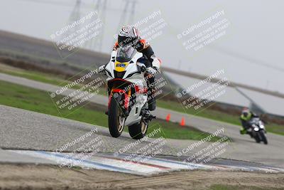 media/Nov-29-2025-TrackDaz (Sat) [[10ae2d9bce]]/B Group/Session 4 (Wheelie Bump)/